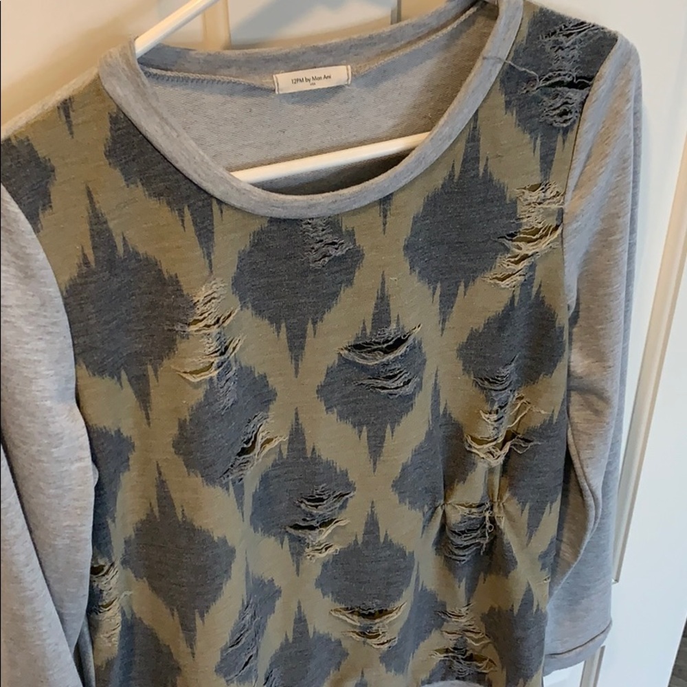 Distressed sweatshirt - Picture 3 of 4